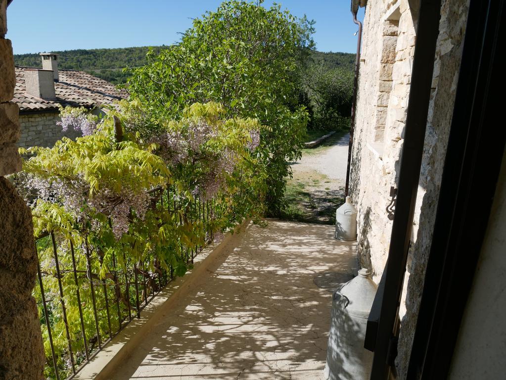 Hameau de Pichovet Pension Vachères Buitenkant foto
