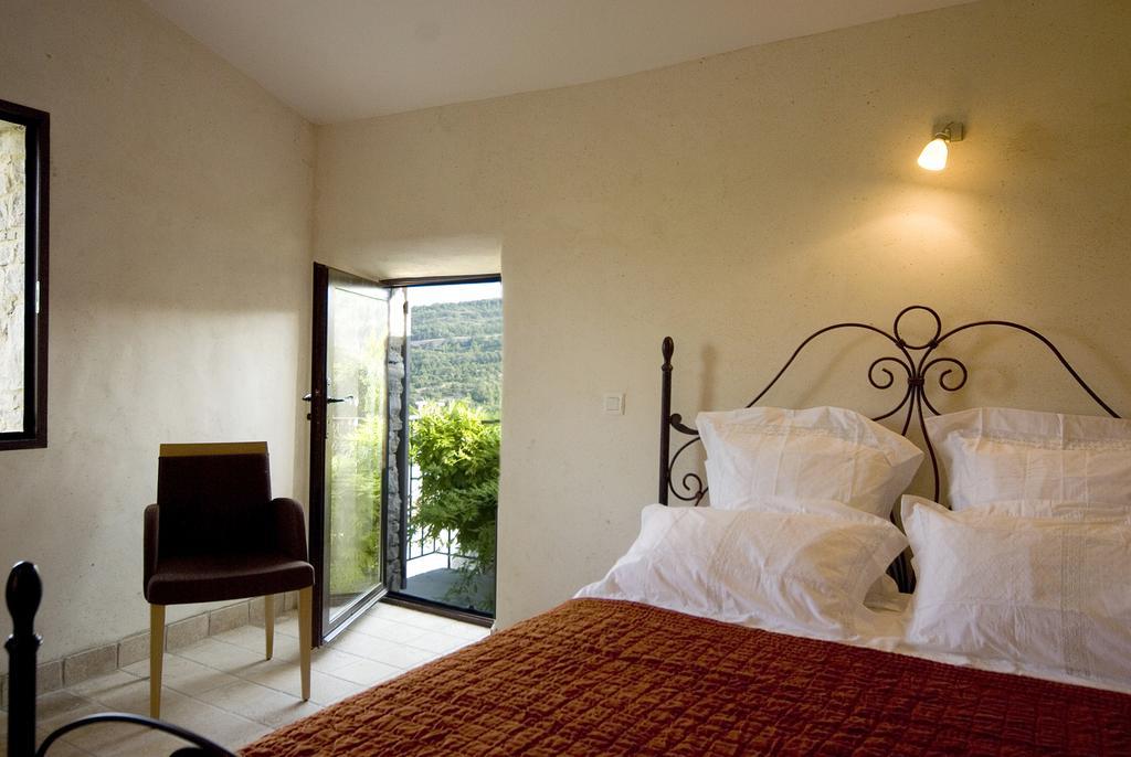 Hameau de Pichovet Pension Vachères Buitenkant foto